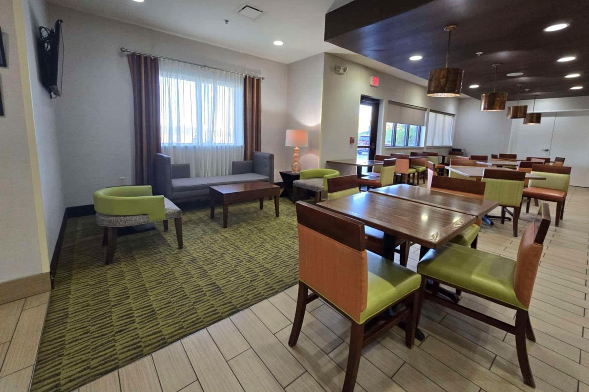 Comfort Inn Ferdinand Экстерьер фото