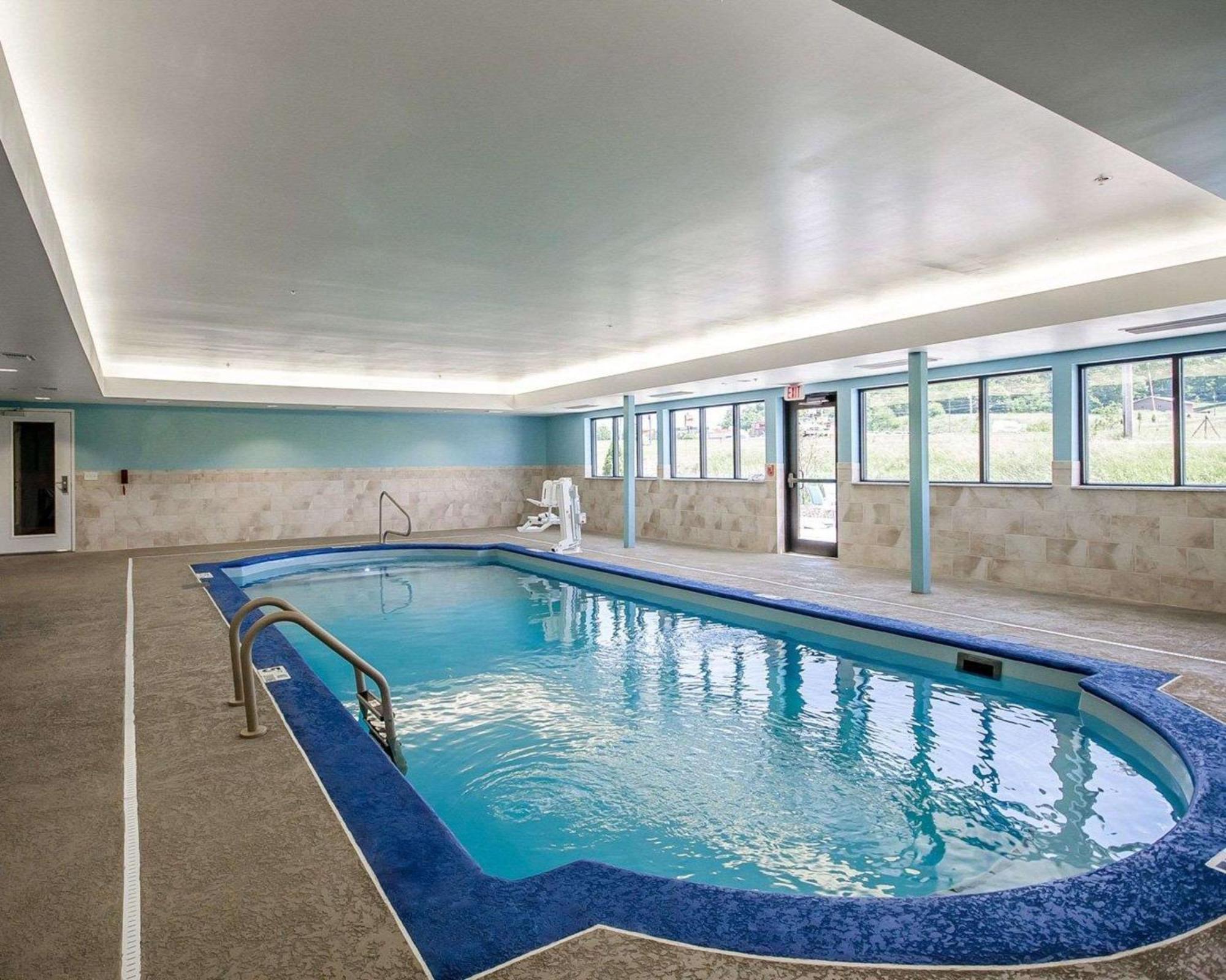 Comfort Inn Ferdinand Экстерьер фото